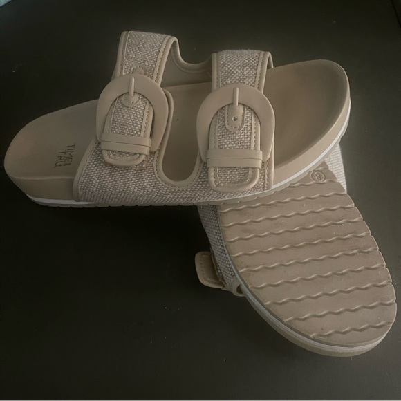 Women's Time and True beige sandals size 8 - Picture 3 of 3